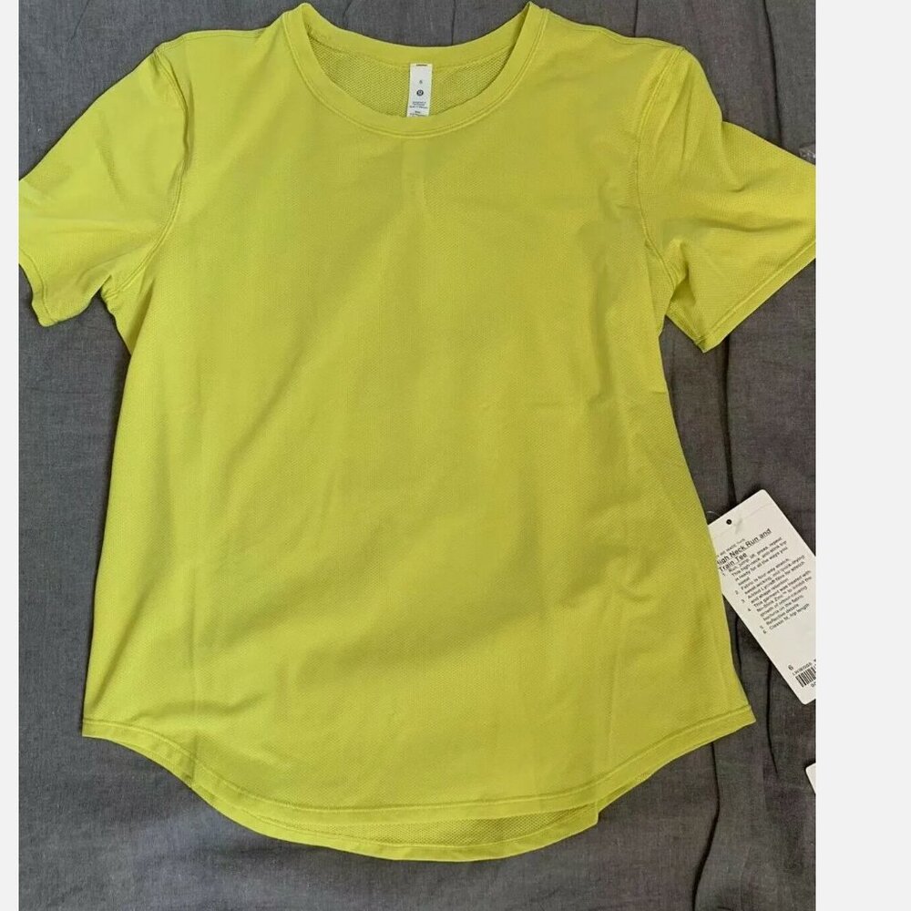 Lululemon High-Neck Running and Training Tee ELEctric Yellow Lemon Size 8 NWT